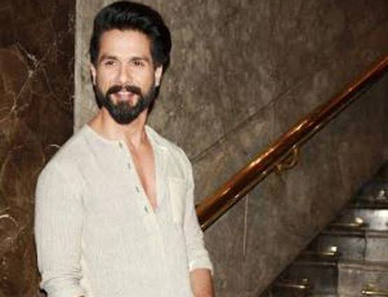 कंगना, शाहिद और सैफ ने दिल्ली में की 'रंगून' मिजाजी