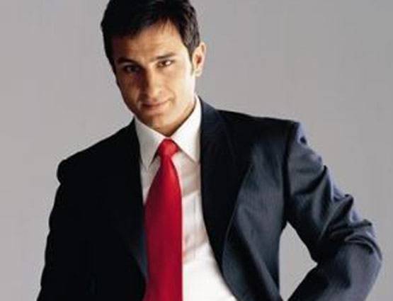 कूल, देसी, चॉकलेटी... किस लुक में सैफ हैं बेस्ट