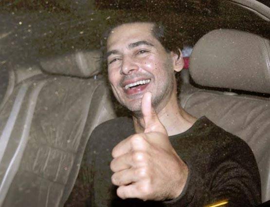 बॉलीवुड सितारों ने करण जौहर के साथ मनाई वेलेंटाइन पार्टी