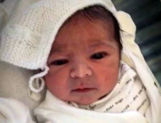 मीशा या अबराम में ज्यादा क्यूट कौन, तस्वीरों से करें फैसला...