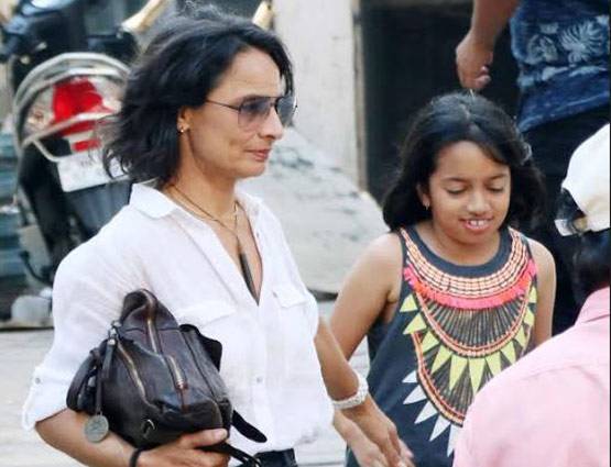 बेटी के बर्थडे पर साथ आए फरहान अख्तर और अधुना भबानी