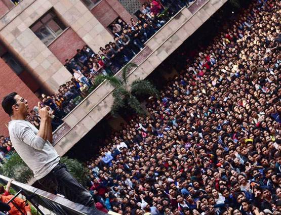 Jolly LLB प्रमोशन: अक्षय ने स्टूडेंट्स को दिखाया लाइव स्टंट