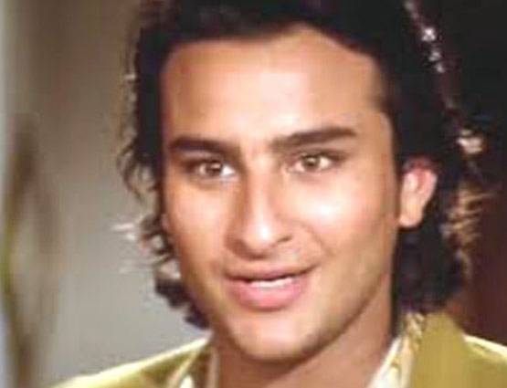 कूल, देसी, चॉकलेटी... किस लुक में सैफ हैं बेस्ट