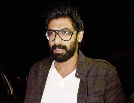 बॉलीवुड सितारों ने करण जौहर के साथ मनाई वेलेंटाइन पार्टी