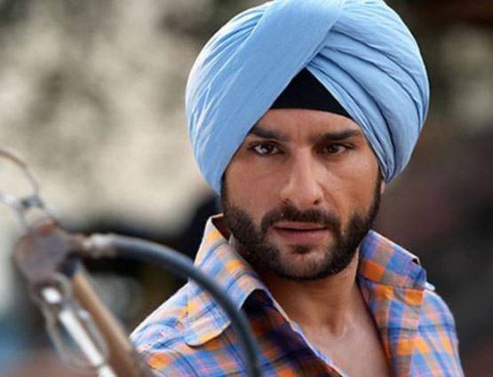 कूल, देसी, चॉकलेटी... किस लुक में सैफ हैं बेस्ट