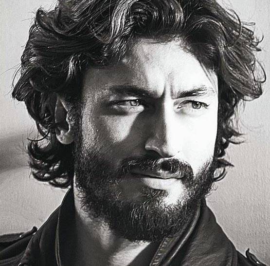 'कमांडो' विद्युत की ये तस्वीरें आपको उनका फैन बना देंगी...