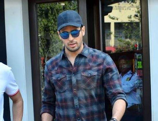 सिद्धार्थ मल्होत्रा संग लंच डेट पर दिखीं आलिया भट्ट