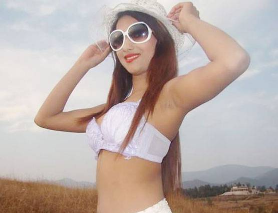 ये हैं नेपाल की सनी लियोन, नाम है अर्चना पनेरू...