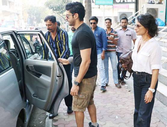 बेटी के बर्थडे पर साथ आए फरहान अख्तर और अधुना भबानी