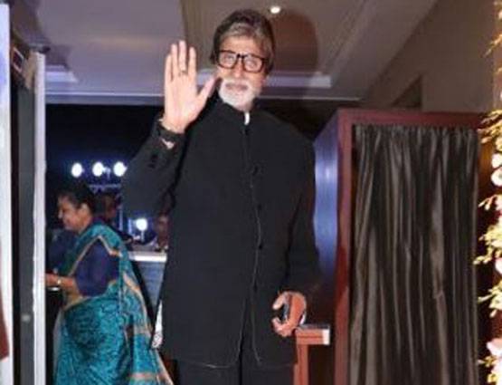 नील नितिन मुकेश के रिसेप्शन में पत्नी जया संग पहुंचे अमिताभ