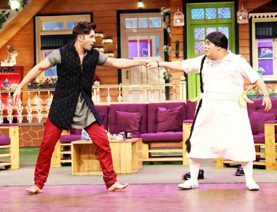 कपिल के शो पर बद्री ने अपनी दुल्हनिया के साथ मनाई होली...