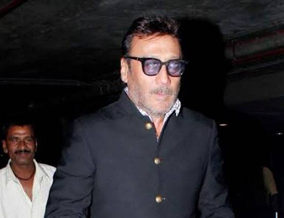 जानें कहां बिजी थे बॉलीवुड के आपके फेवरेट सितारे...