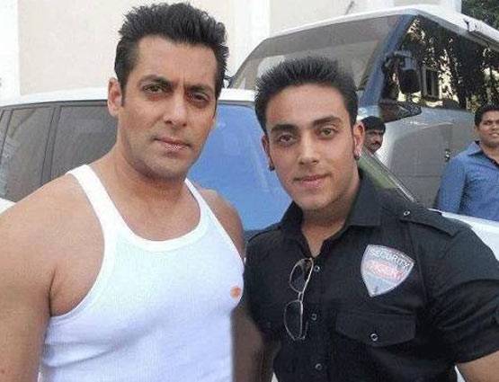 बॉलीवुड स्‍टार्स जैसे दिखते हैं ये लोग, देखें PHOTOS