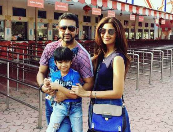 मीशा या अबराम में ज्यादा क्यूट कौन, तस्वीरों से करें फैसला...