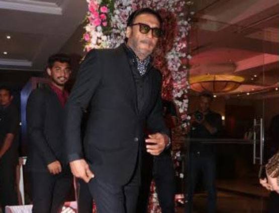 नील नितिन मुकेश के रिसेप्शन में पत्नी जया संग पहुंचे अमिताभ