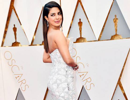 Oscar में प्रियंका के वाइट गाउन पर लोगों के आए फनी कमेंट्स
