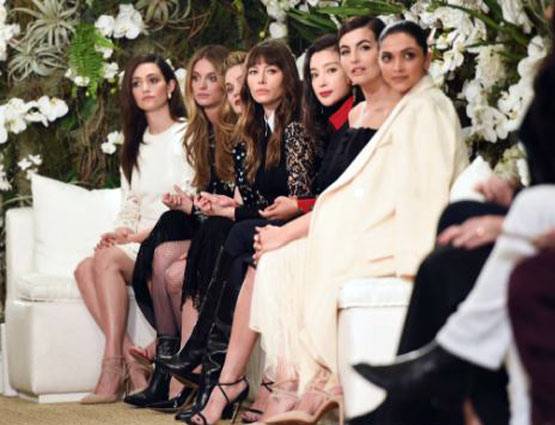 'न्‍यूयॉर्क फैशन वीक' में दिखा दीपिका पादुकोण और प्रियंका चोपड़ा का जलवा