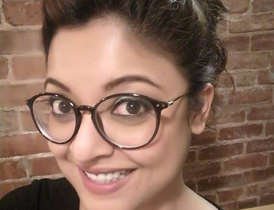 इस फोटो से चर्चा में आईं 'आशिक...' गर्ल का ये ग्लैमरस अंदाज भी तो देखें