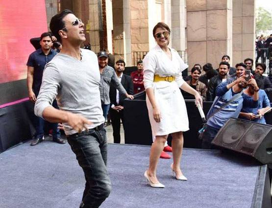 Jolly LLB प्रमोशन: अक्षय ने स्टूडेंट्स को दिखाया लाइव स्टंट