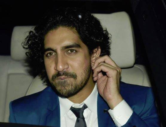 बॉलीवुड सितारों ने करण जौहर के साथ मनाई वेलेंटाइन पार्टी