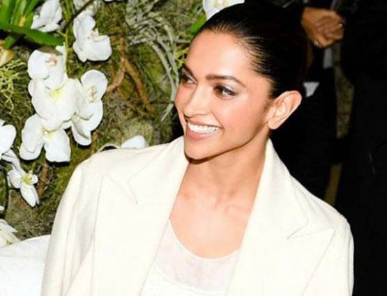 'न्‍यूयॉर्क फैशन वीक' में दिखा दीपिका पादुकोण और प्रियंका चोपड़ा का जलवा