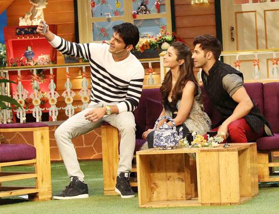 कपिल के शो पर बद्री ने अपनी दुल्हनिया के साथ मनाई होली...