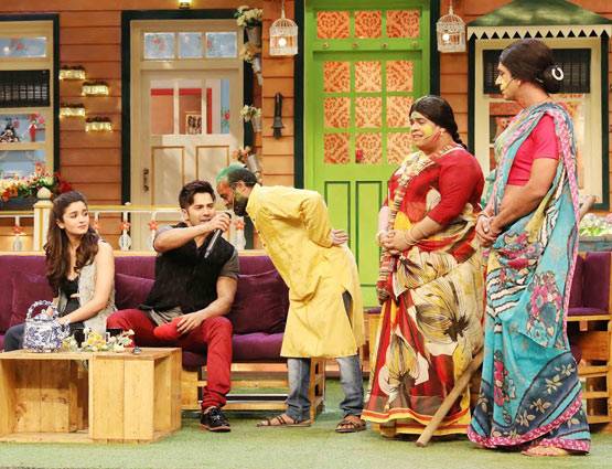 कपिल के शो पर बद्री ने अपनी दुल्हनिया के साथ मनाई होली...