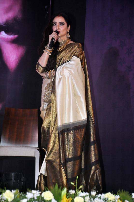 शाहरुख को मिला नेशनल यश चोपड़ा मेमोरियल अवॉर्ड