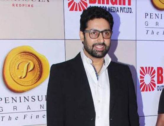 जानें कहां बिजी थे बॉलीवुड के आपके फेवरेट सितारे...