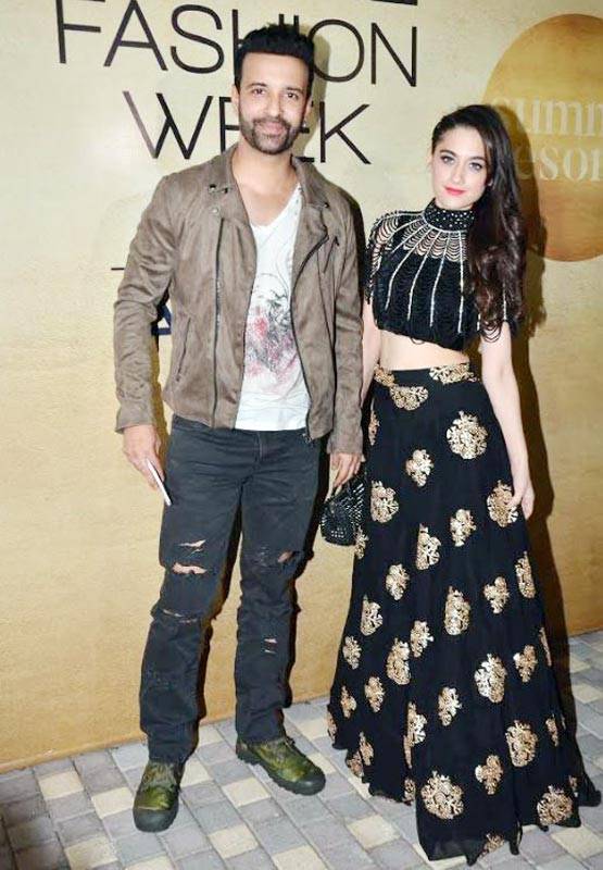 बिपाशा बसु से रागिनी खन्ना तक इन एक्टर्स ने बिखेरे रैंप पर अपने जलवे