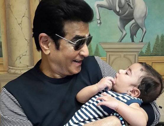 मीशा या अबराम में ज्यादा क्यूट कौन, तस्वीरों से करें फैसला...