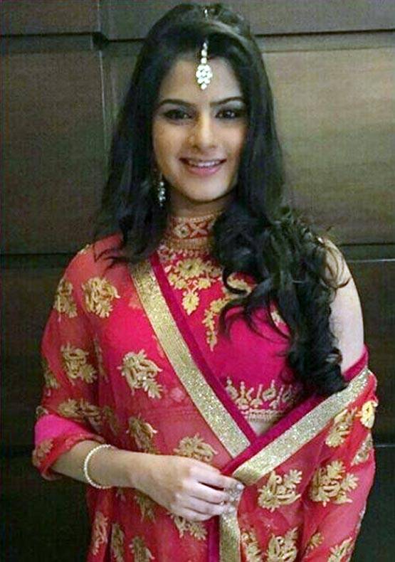 PHOTOS: क्या अपनी मम्मी जैसी है भाग्यश्री की बेटी