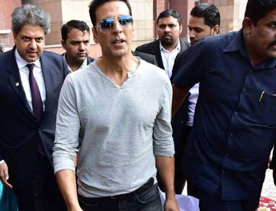 Jolly LLB प्रमोशन: अक्षय ने स्टूडेंट्स को दिखाया लाइव स्टंट