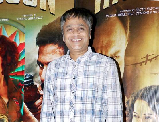 'रंगून' की स्क्रीनिंग पर पहुंचे रणदीप, लेकिन पहचान में नहीं आए...