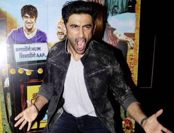 फिल्म 'रनिंग शादी' की स्क्रीनिंग पर पहुंचे बॉलीवुड के कई सितारें..