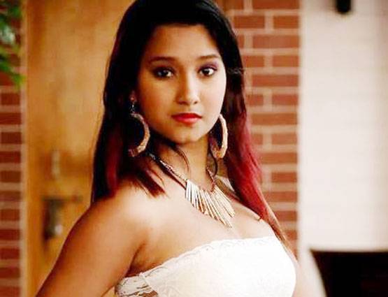 ये हैं नेपाल की सनी लियोन, नाम है अर्चना पनेरू...