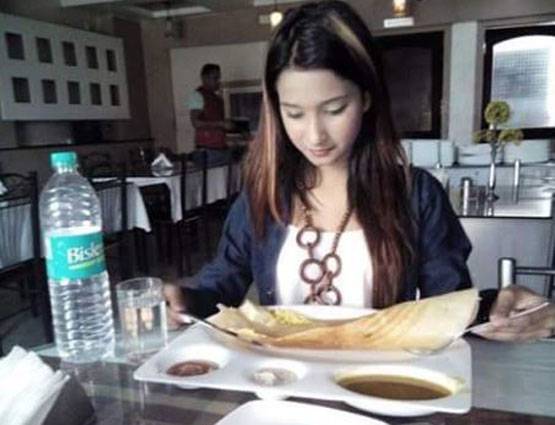 ये हैं नेपाल की सनी लियोन, नाम है अर्चना पनेरू...