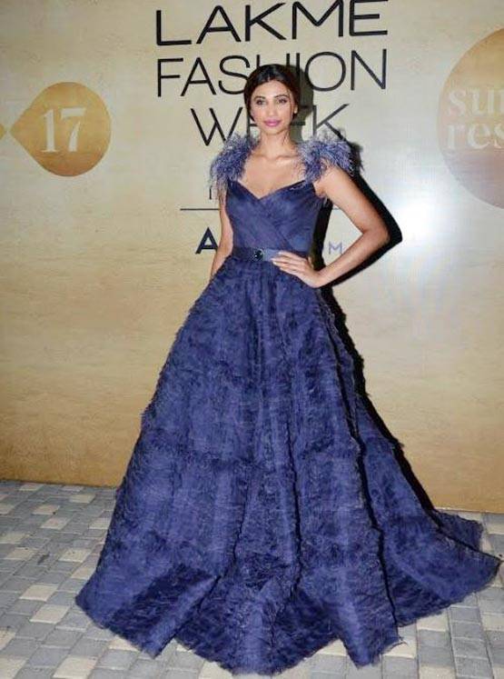 करीना से लेकर सुष्मिता तक इन सितारों ने दिखाए रैंप पर अपने जलवे