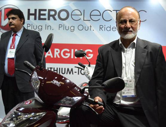 तस्वीरों में देखें Hero के नए स्कूटर 'फ्लैश' के अवतारों को...