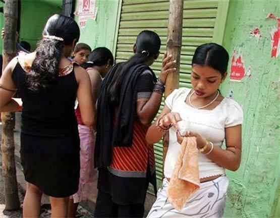 यहां परंपरा है लड़कियों का सेक्स वर्कर बनना