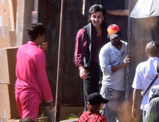 संजय दत्त की बायोपिक में 'खलनायक' बने रणबीर, देखें PHOTOS