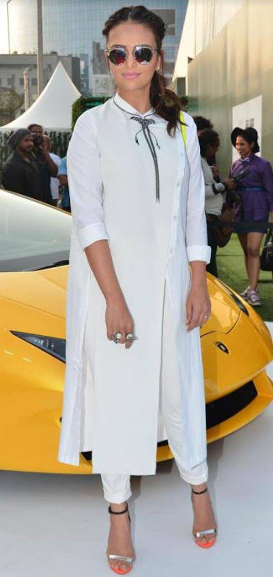 करीना से लेकर सुष्मिता तक इन सितारों ने दिखाए रैंप पर अपने जलवे