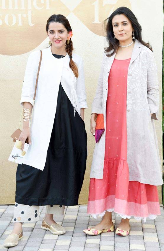 लैक्मे फैशन वीक में दिखा वरुण और अर्जुन का दोस्ताना, देखें तस्वीरें...