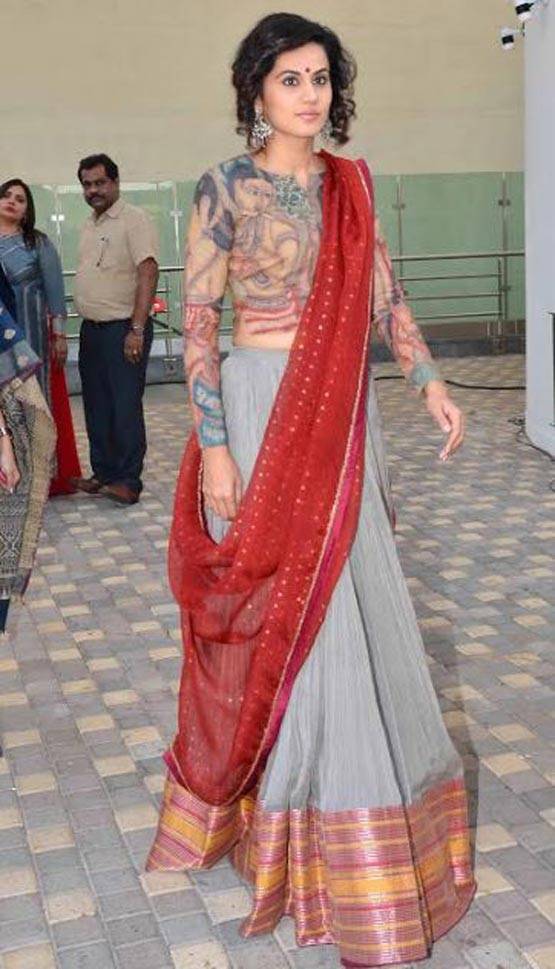 करीना से लेकर सुष्मिता तक इन सितारों ने दिखाए रैंप पर अपने जलवे