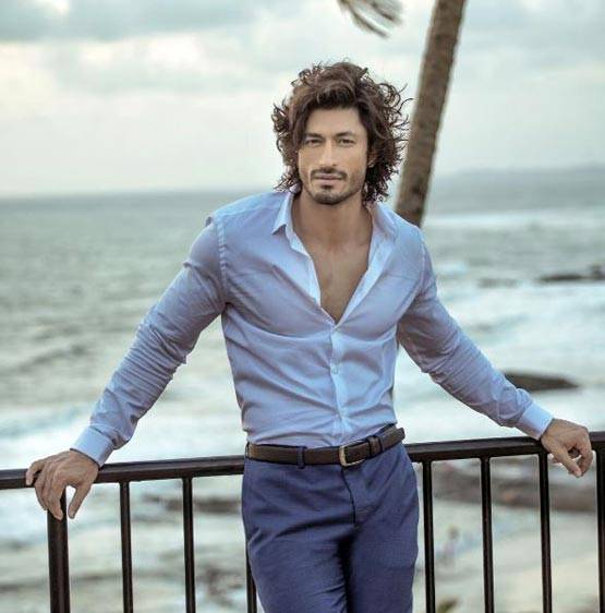 'कमांडो' विद्युत की ये तस्वीरें आपको उनका फैन बना देंगी...