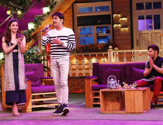 कपिल के शो पर बद्री ने अपनी दुल्हनिया के साथ मनाई होली...