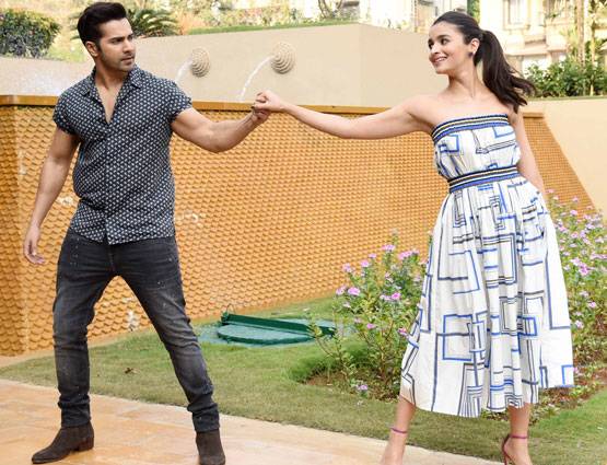 टी-शर्ट और शॉर्ट्स में कहां चले तैमूर के पापा सैफ!