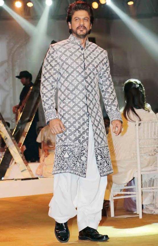 रईस के बाद भी जारी है शाहरुख का पठानी शौक