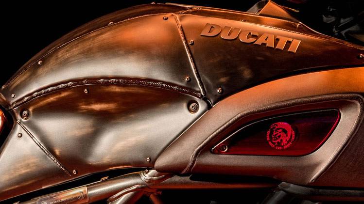 PHOTOS: देखें Ducati Diavel Diesel लिमिटेड एडिशन