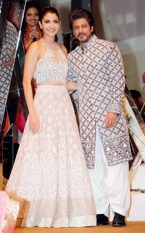 रईस के बाद भी जारी है शाहरुख का पठानी शौक